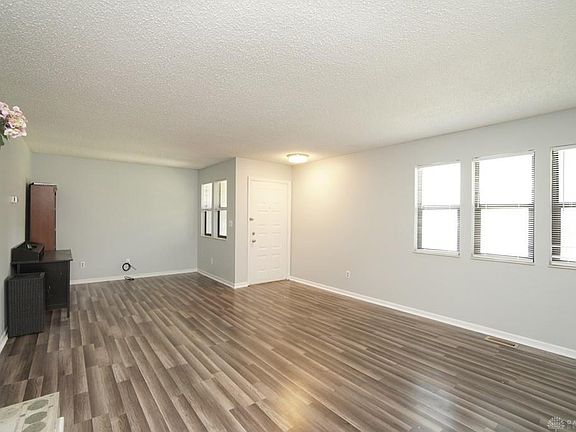 3rd image of 19 Eland Ct