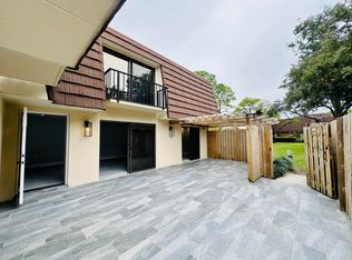 403 4th Ln, Palm Beach Gardens, FL 33418