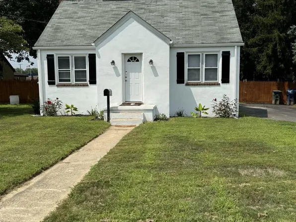 319 Pine St, Williamstown, NJ 08094