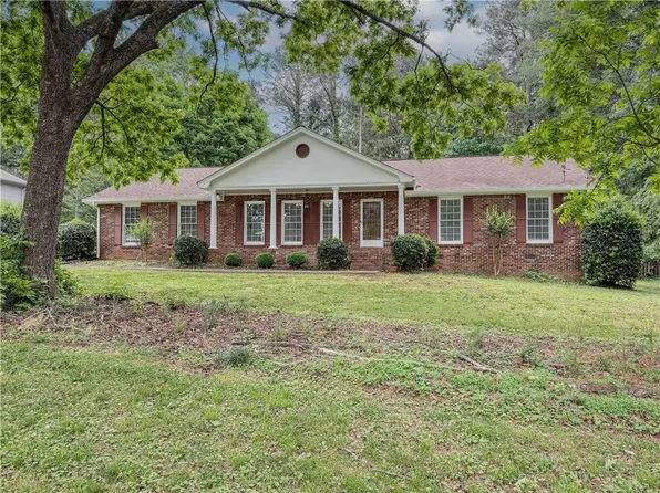 2764 Amberly Way, Snellville, GA 30078