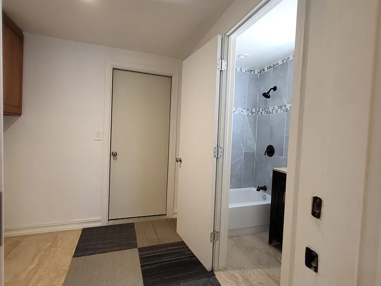 1040 N 27th Pl — Photo 46