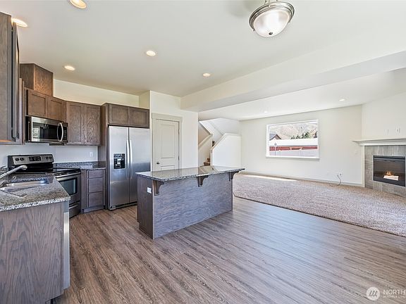5th image of 624 Craig Avenue