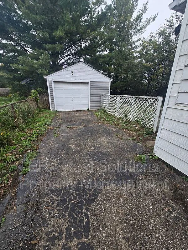 2 bed, 1.0 bath, 728 sqft, $1,150 — Photo 4