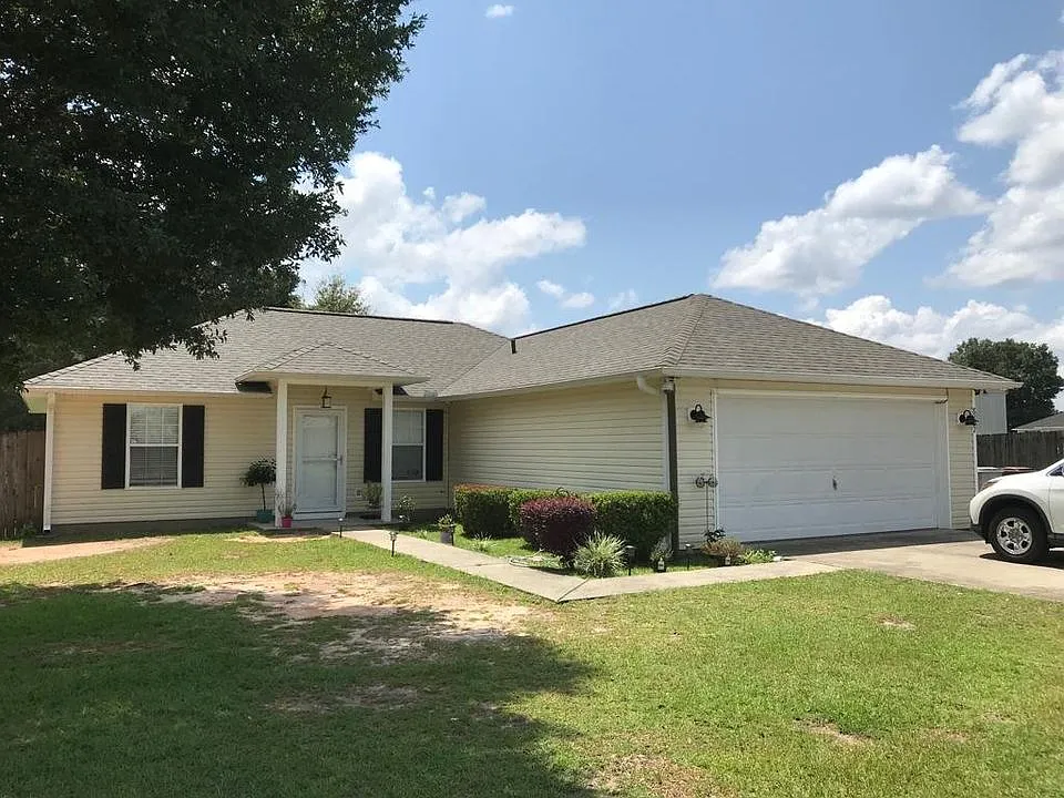 3 bed, 1393 sqft, $1,850 — Photo 2