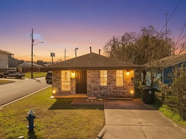 1430 E 32nd 1/2 St, Houston, TX 77022