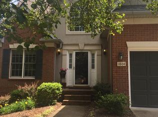 1804 Waters Edge Dr, Johnson City, TN 37604