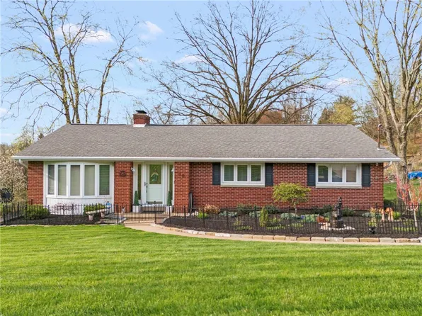 30 Eastwood Ln, Washington, PA 15301