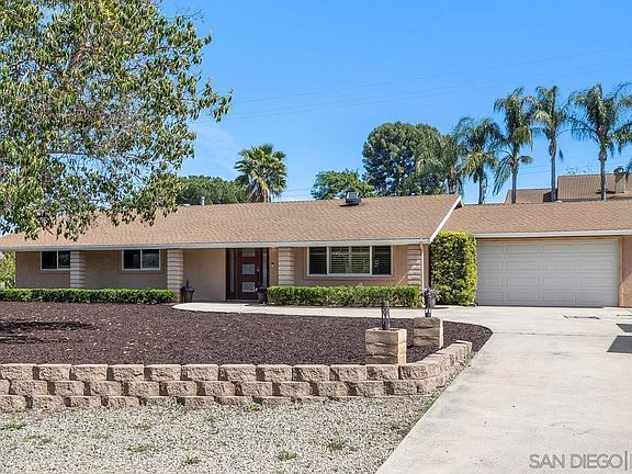 3rd image of 316 S Citrus Ave