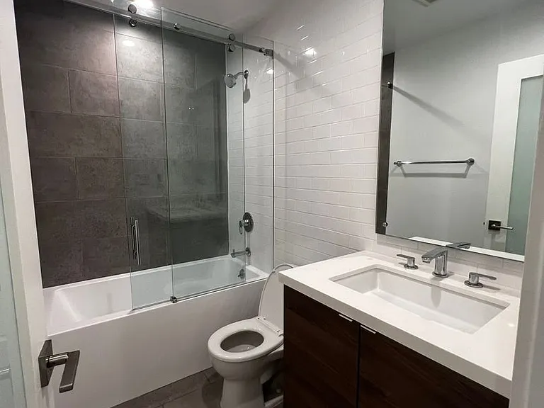 1233 Franklin St #101 — Photo 14
