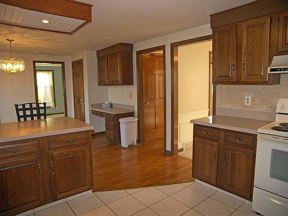 5th image of 8149 Balsamwood Ln