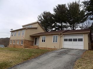 160 Link St, Pounding Mill, VA 24637
