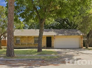 429 W Ferndale Ln, Grand Prairie, TX 75052