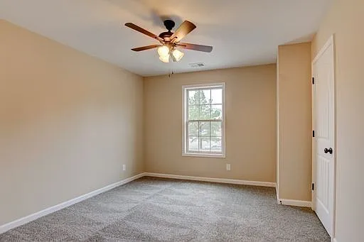 250 Fairview Ln #D — Photo 7