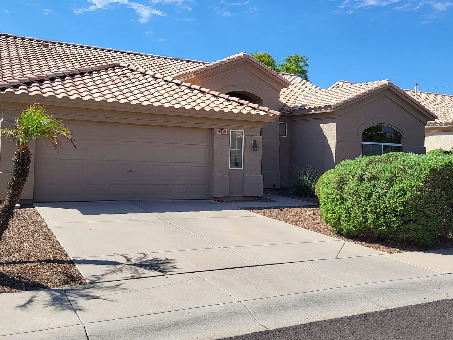 3 bed, 2.0 bath, 1993 sqft, $2,700 — Photo 2