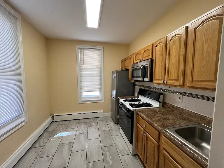 3306 Hudson Ave #2 — Photo 2