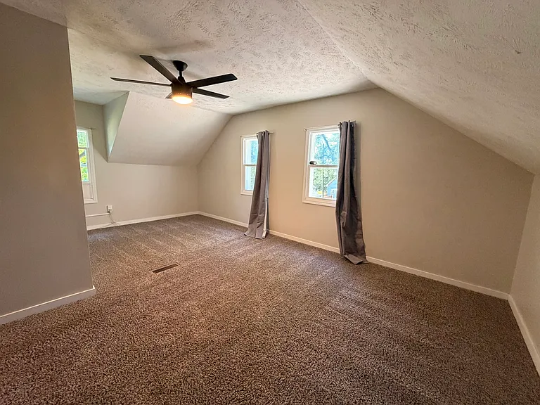 3627 Spring St — Photo 24
