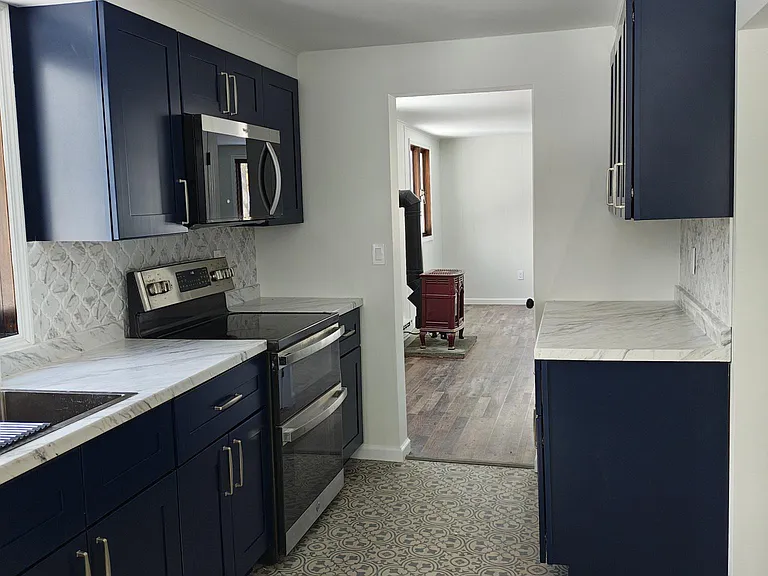 Kitchen to living room