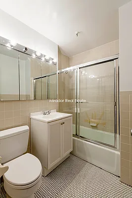 Rented by Mirador Real Estate | media 31