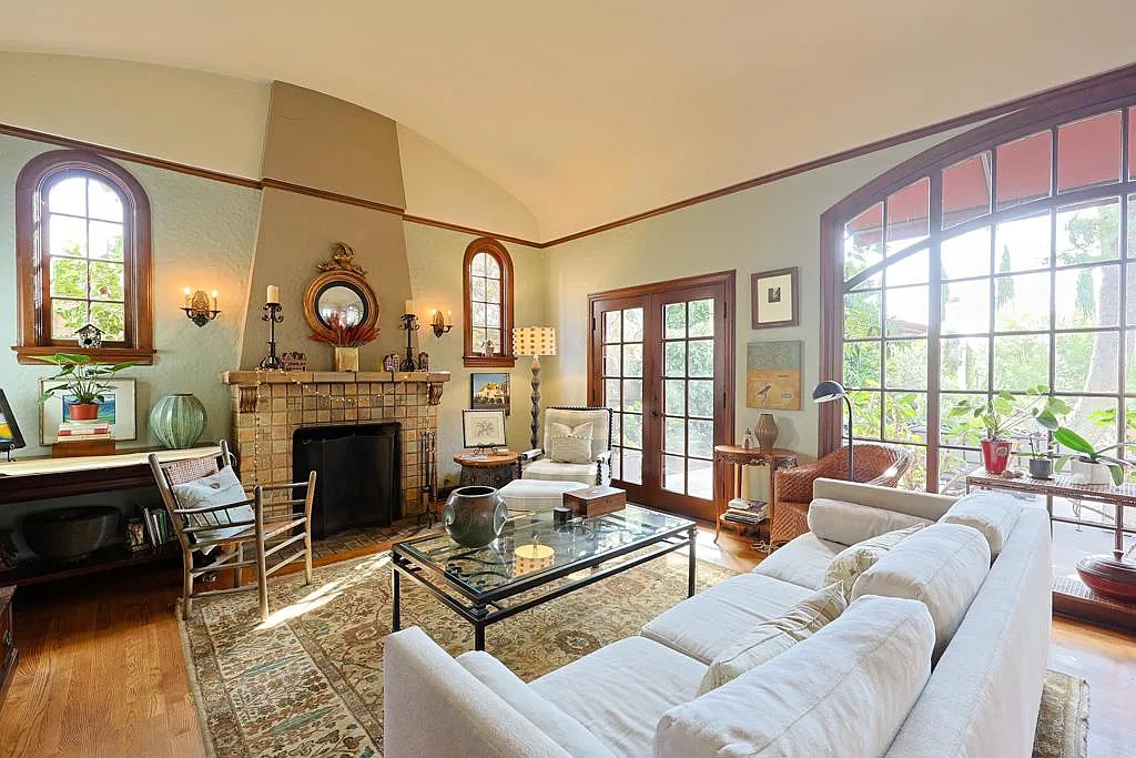 3 bed, 1575 sqft, $10,000 — Photo 2