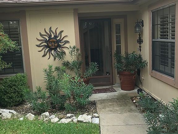 2nd image of 49 Oaks Pl