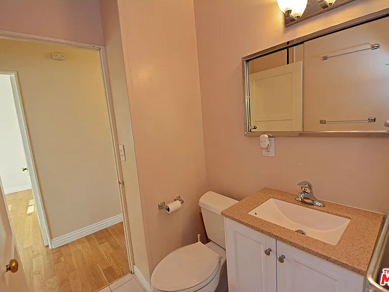 12944 Haynes St — Photo 29