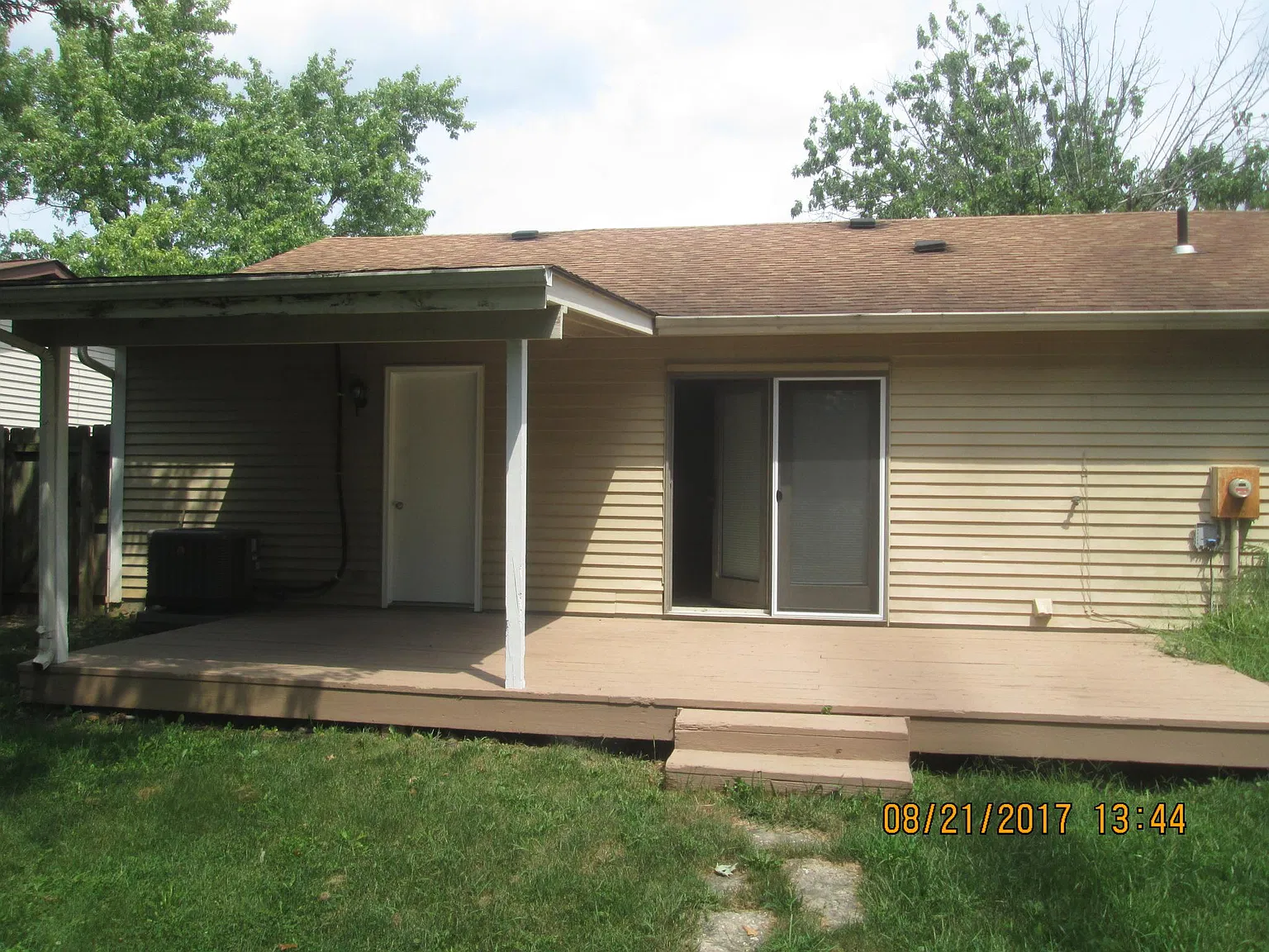 3 bed, 1000 sqft, $1,500 — Photo 2