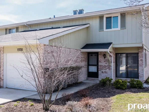 1550 Brittany Ct, Wheaton, IL 60189