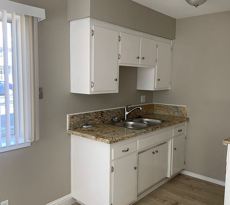 1st image of 2208 H St #H-1