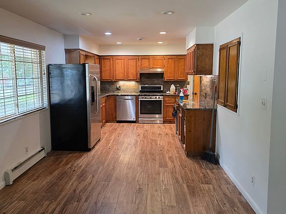 5th image of 3337 N Sioux Ave