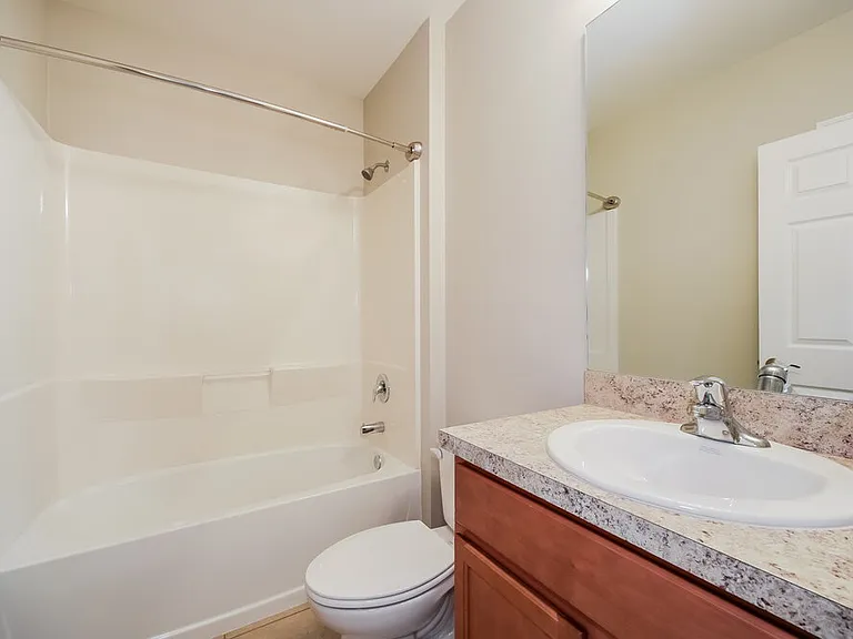 220 SE 2nd Pl — Photo 15