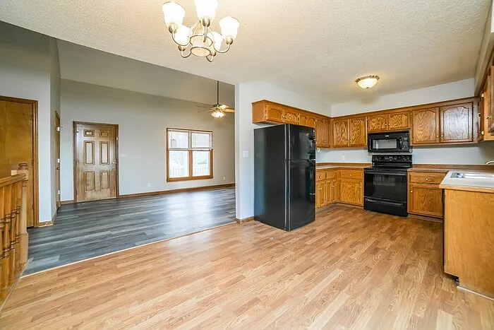 3 bed, 2.0 bath, 1540 sqft, $1,995 — Photo 4