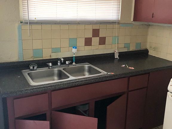 5th image of 4020 Durnam Pl
