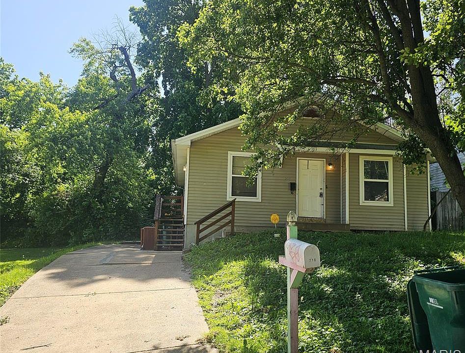 1st image of 716 Bell Ave