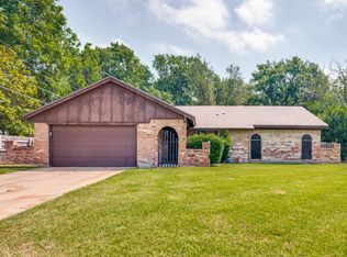 809 S Ridgeway Dr, Cleburne, TX 76033