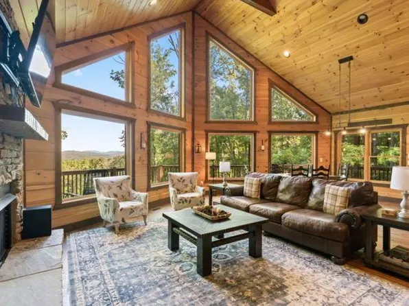 34 Highland Forest Trl, Morganton, GA 30560