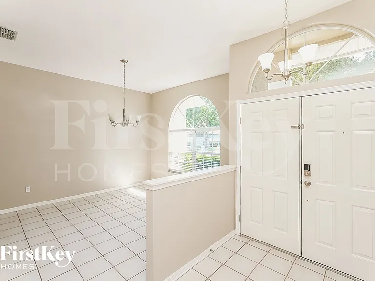9712 Glenpointe Dr — Photo 2