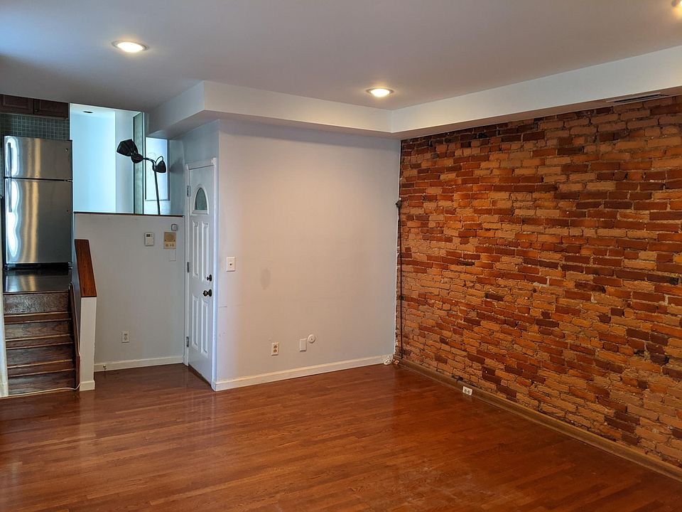 1st image of 2005 Wallace St #2