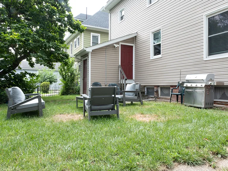 Carlton Ave — Photo 15