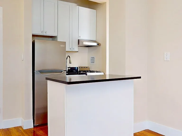 1125 Lexington Ave #3B — Photo 3