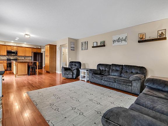 3rd image of 312 Brittany Ct