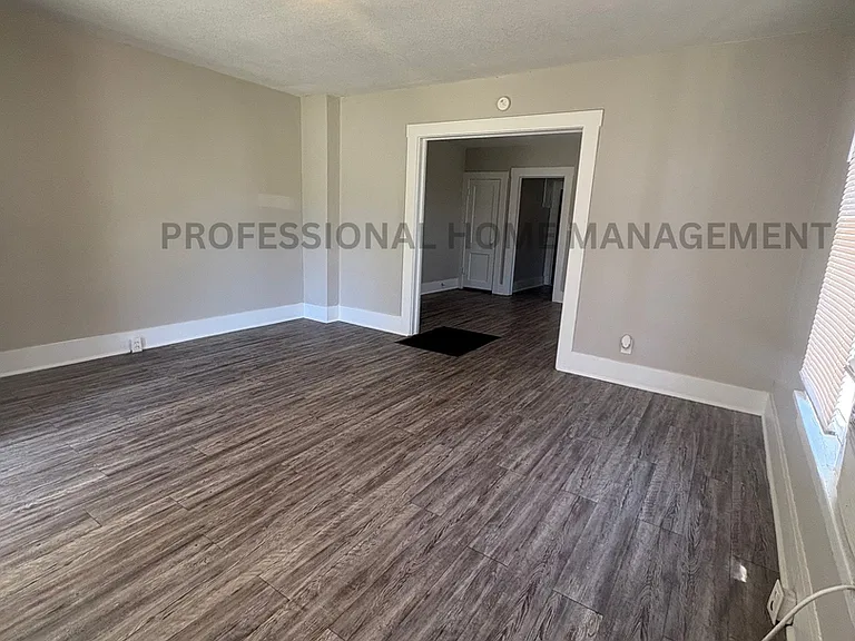 207 Old Mill Rd — Photo 4