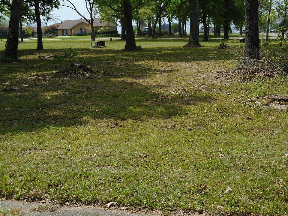 1st image of Deep Woods Ln