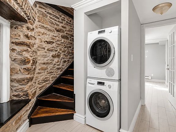 4th image of 246 Mott St APT 3