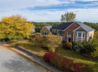 108 Windkist Farm Rd, North Andover, MA 01845