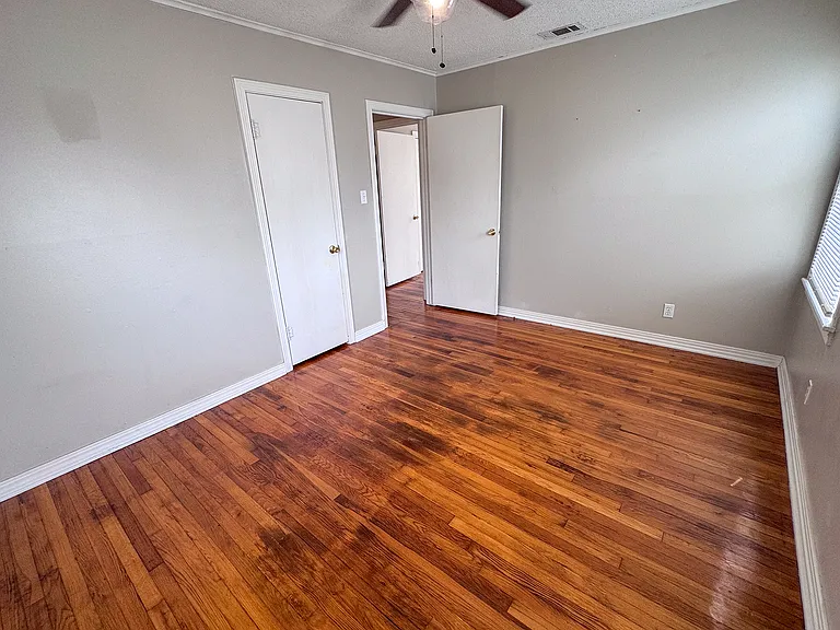 408 Troutt — Photo 12
