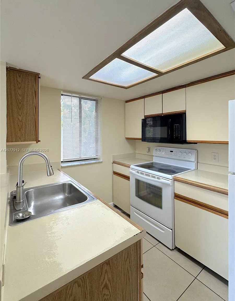 Crescent Cove Condo — Photo 3