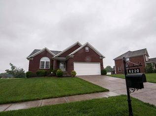 6220 Saskatchewan Dr, Louisville, KY 40228