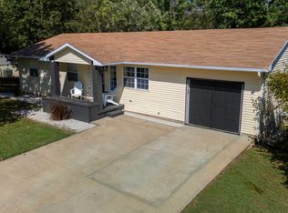 507 E Sunset St, Stockton, MO 65785