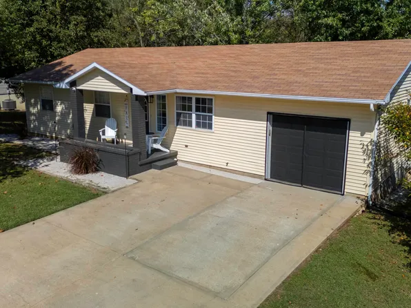 507 E Sunset Street, Stockton, MO 65785