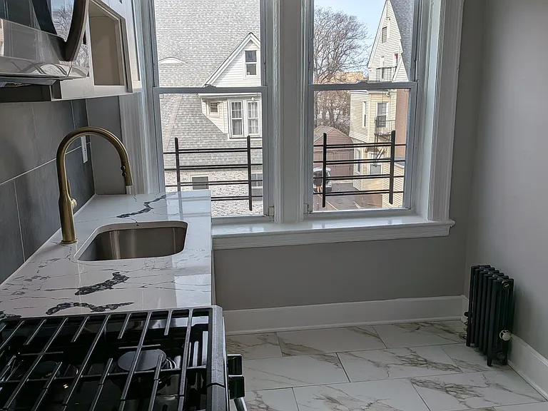 307 William St — Photo 17
